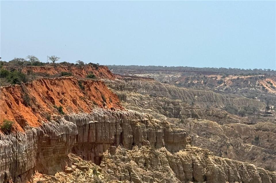 Miradouro da lua: Die spektakulären Kliffe und Krater sind eine der Hauptattraktionen in Angola.Eva Krafczyk/dpa-tmn