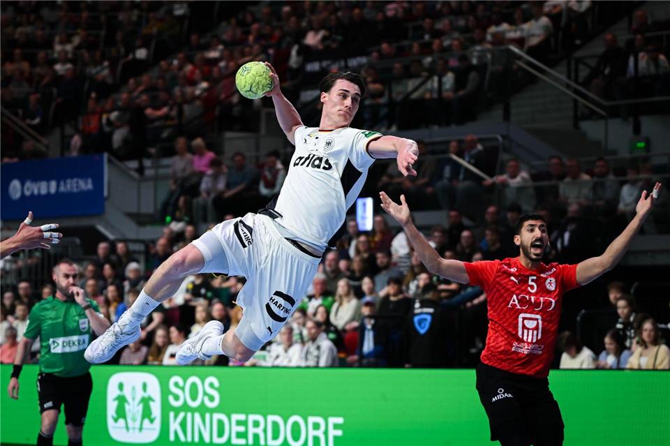 Miro Schluroff gab im März 2025 sein Debüt im DHB-Team.Sina Schuldt/dpa