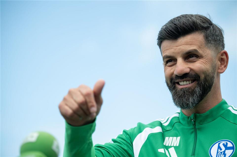 Miron Muslic identifiziert sich als Trainer stark mit dem FC Schalke 04. (Archivbild) Fabian Strauch/dpa