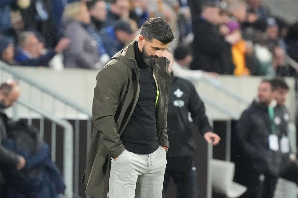 Schalke will aus Pokal-Aus lernen: „Ausrutscher“ als Chance?  Miron Muslic schlägt trotz der Enttäuschung kämpferische Töne an. Marc Schüler/dpa