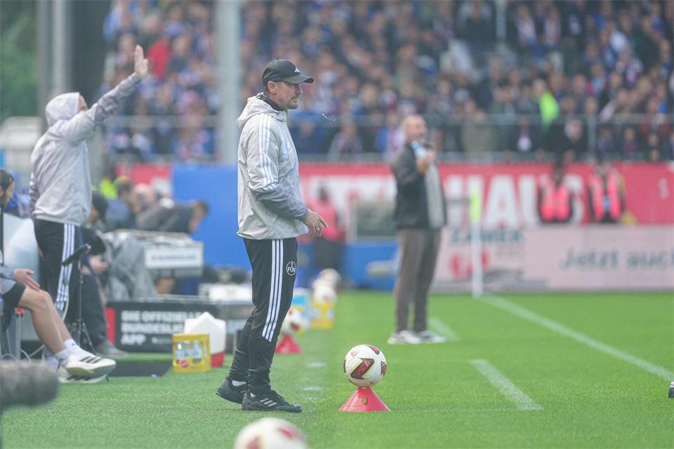 Miroslav Klose gab mit dem Club erstmals in dieser Spielzeit Punkte ab.Marcel von Fehrn/dpa