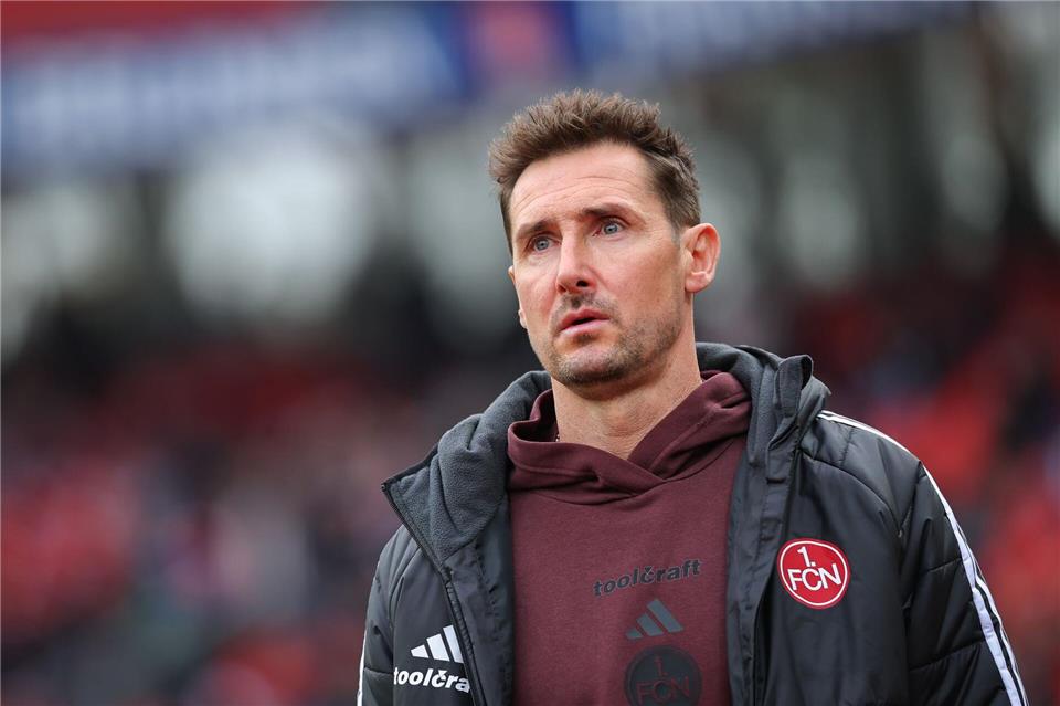 Miroslav Klose stimmt seine Mannschaft ab dem 2. Januar auf die Rückrunde ein. (Archivbild)Daniel Karmann/dpa