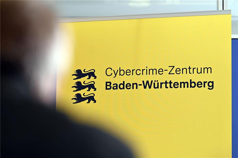 Missbrauchstäter im Netz beschäftigen Cybercrime-Zentrum. (Archivbild)Uli Deck/dpa