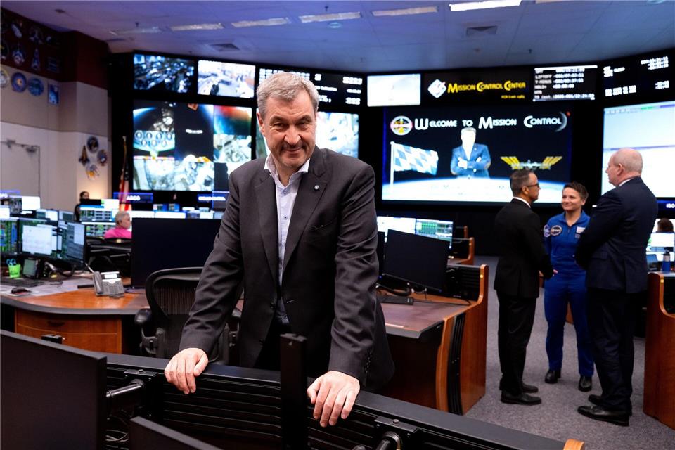 Mission Control mit Markus Söder. Bayerns Ministerpräsident ist beeindruckt von der Einsatzzentrale für die internationale Raumstation ISS der US-Raumfahrtbehörde Nasa in Houston.Sven Hoppe/dpa