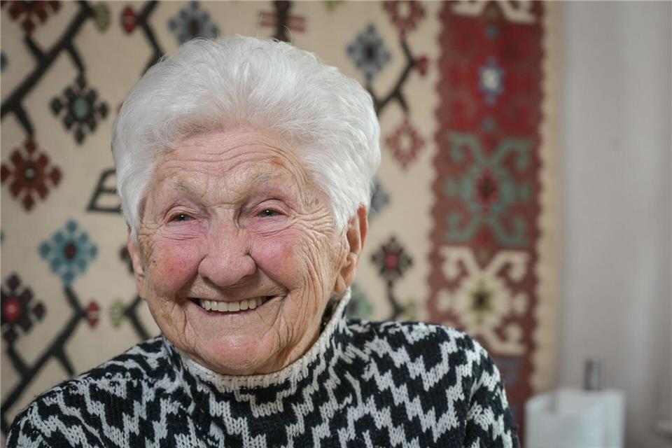 Mit 100 Jahren lebt es sich nicht allzu anders, findet Johanna Quaas, die älteste Turnerin der Welt. Heiko Rebsch/dpa