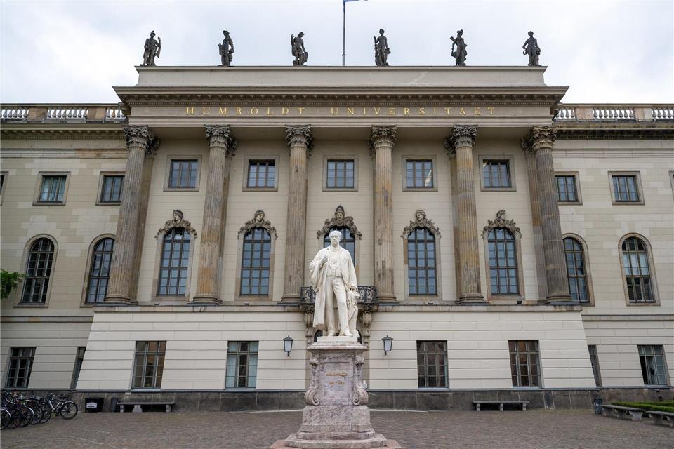 Mit 35.000 Studierenden ist die HU eine der größten Unis in Berlin. (Archivbild)Soeren Stache/dpa