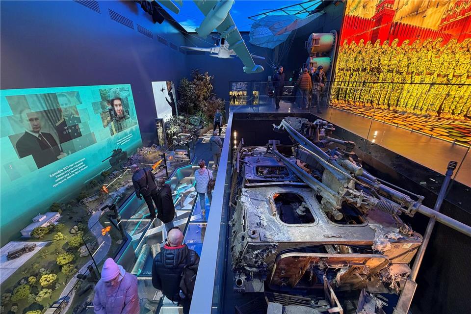 Mit Ausstellungen zum Angriffskrieg gegen die Ukraine will Russlands Machtapparat auch Akzeptanz schaffen für die Soldaten, die wieder in die Gesellschaft zurückkehren.Ulf Mauder/dpa