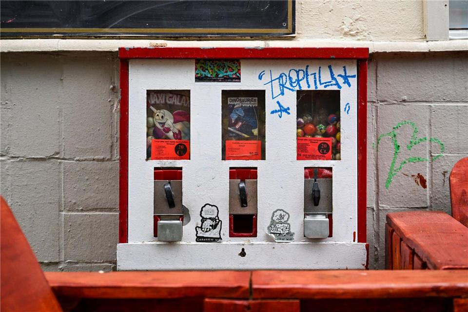 Mit Böllern aus Tschechien gelang es dem Trio, einen Kaugummiautomaten zu sprengen. (Symbolbild)Jens Kalaene/dpa