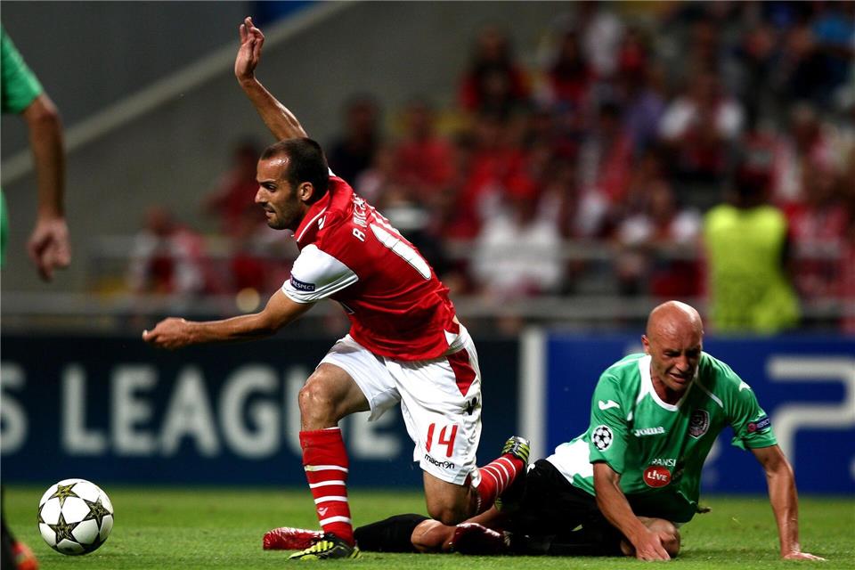 Mit CFR Cluj spielte Gabriel Mureșan (r) auch in der Champions League. picture alliance / dpa