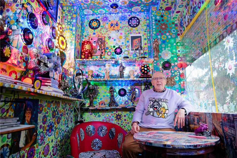 Mit Draht, Licht und viel Geduld trotzt der 84-Jährige dem Image der Industriestadt.Uwe Anspach/dpa