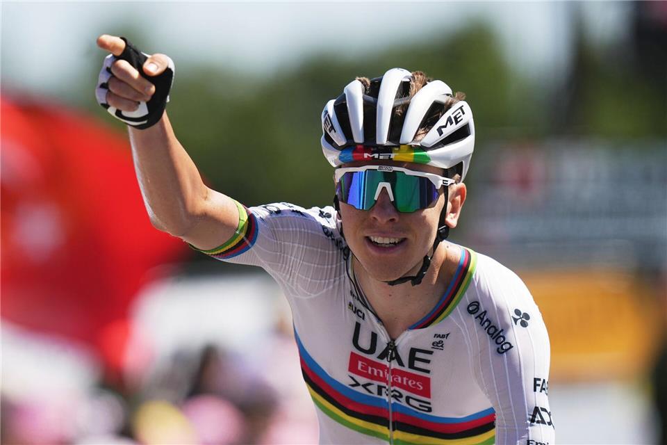 Mit Etappensieg zurück ins Gelbe Trikot: Tadej Pogacar.Thibault Camus/AP/dpa