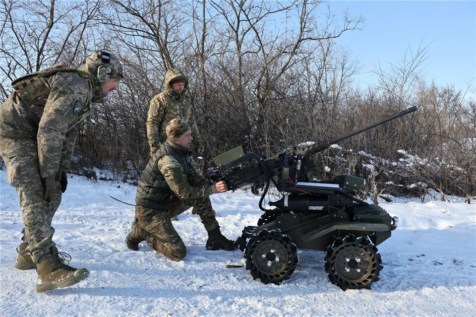 Mit Gegenangriffen bremst die ukrainische Armee den russischen Vormarsch. (Archivbild)Andriy Andriyenko/65. mechanisierte Brigade der Ukraine/AP/dpa
