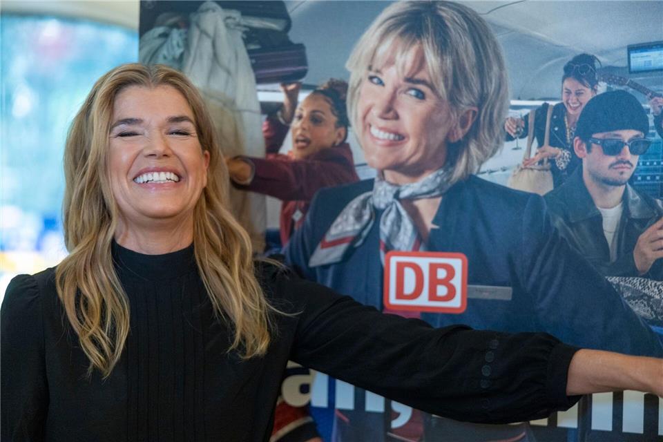 Mit Humor den Alltag im Zug erzählen. Engelke hat mit der Bahn eine Webserie gedreht Helmut Fricke/dpa