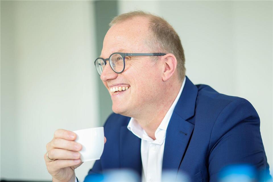 Mit Rudern, Sit-ups und viel Humor zum Sieg in Nordrhein-Westfalen? Der designierte SPD-Spitzenkandidat Jochen Ott gibt alles für das große Ziel.Christoph Reichwein/dpa