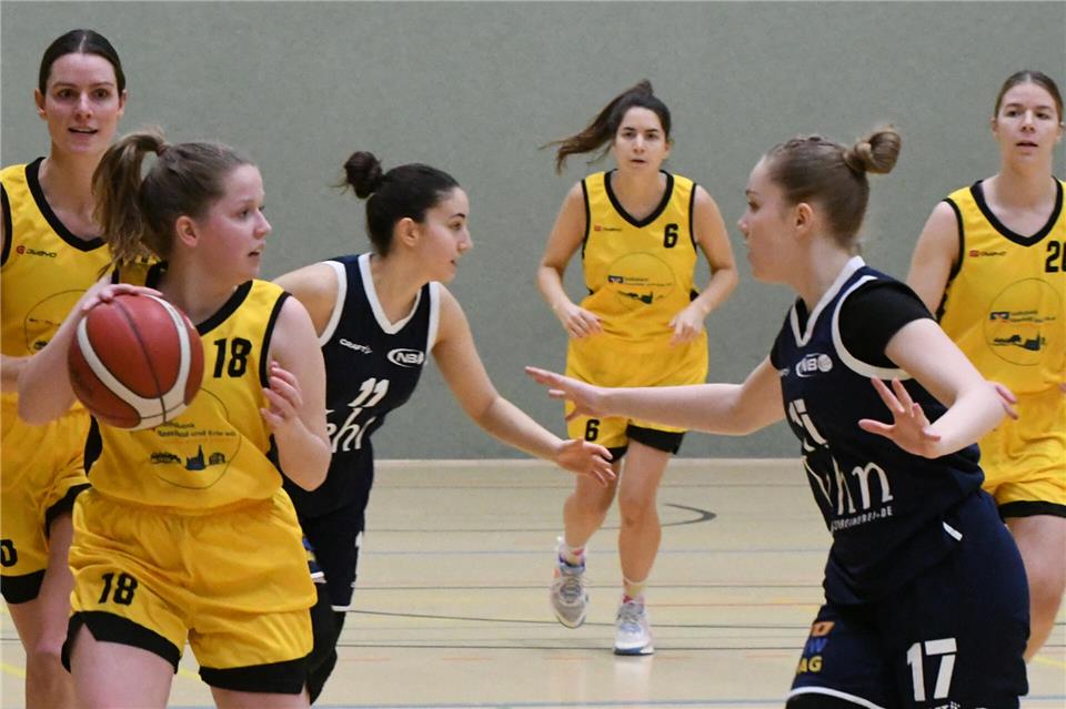 Mit acht Punkten war Katharina Schulte-Kellinghaus (Nr. 18) am Erler Heimerfolg gegen Citybasket Recklinghausen III beteiligt.