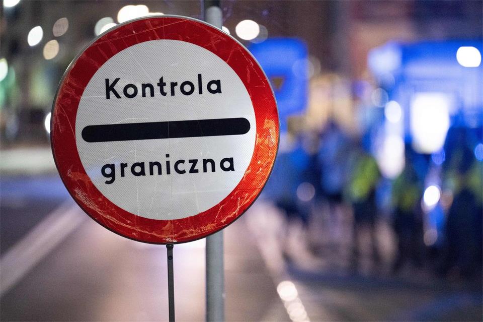 Mit aggressivem Verhalten hat ein Mann bei der Einreise in Görlitz einen Einsatz der Bundespolizei ausgelöst. (Symbolbild)Sebastian Kahnert/dpa