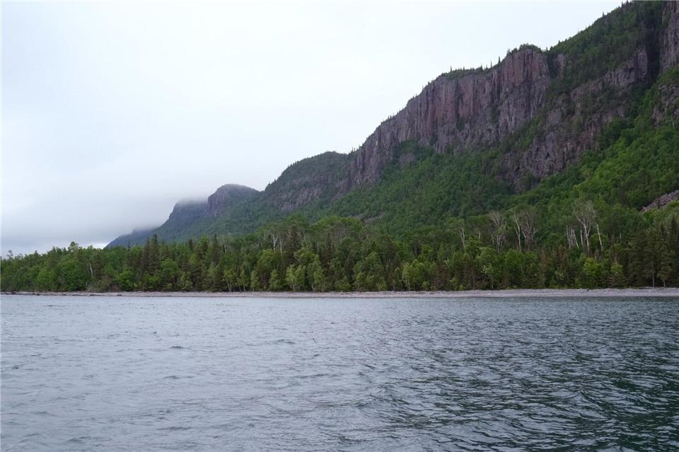 Mit dem Boot geht es von Thunder Bay aus zum Sleeping Giant Provincial Park. Christoph Jänsch/dpa-tmn