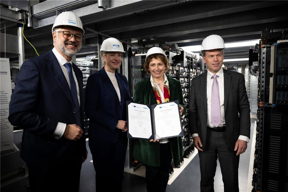 Mit dem Darlehen in Höhe von 220 Millionen Euro will Energieversorger Wemag das Stromnetz ausbauen.Philip Dulian/dpa