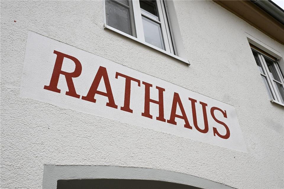 Mit dem digitalen Rathaus könnten zeitraubende Behördengänge überflüssig werden. (Symbolbild)Bernd Weißbrod/dpa