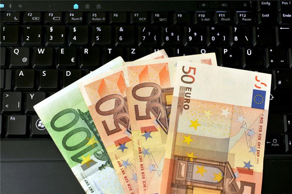 Mit den Jahren soll sich das Geld auf dem Anlagedepot anhäufen. (Symbolbild)Patrick Pleul/dpa-Zentralbild/dpa