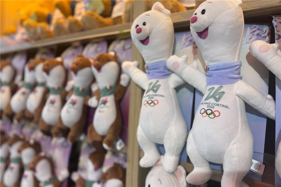 Mit den Olympia-Maskottchen Milo (rechts) und Tina (links) wird schon Geld gemacht. Christoph Sator/dpa