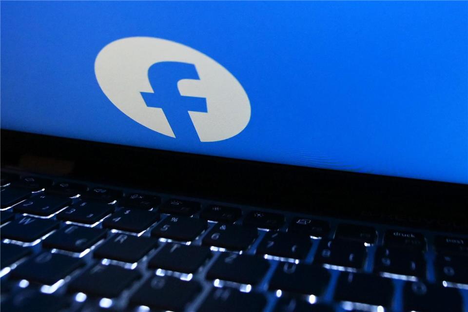 Mit der Freunde-finden-Funktion können registrierte Facebook-Nutzer die auf ihren Endgeräten verfügbaren Kontaktdaten auf einen Server hochladen.Anna Ross/dpa