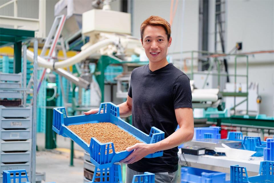 Mit der Idee, Insekten zur Lebensmittelproduktion zu züchten, hatte Gia Tien Ngo einst gegründet.Uwe Anspach/dpa
