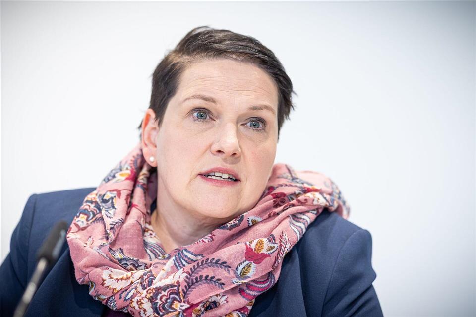 Mit der Iran-Resolution soll nach Worten von Ministerin Walter eine klare Botschaft gesendet werden. (Archivbild)Moritz Frankenberg/dpa