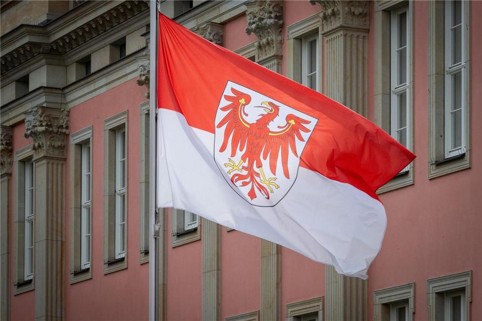Mit der Neufassung des Staatsvertrags reagiert der Landtag auf die Veränderungen im Bereich der privaten Medien. (Symbolbild)Soeren Stache/dpa
