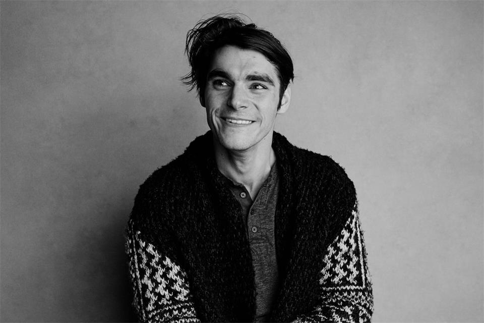 Mit der Serie “Breaking Bad“ feierte der US-Schauspieler RJ Mitte Erfolge - jetzt wurde der 34-Jährige, der mit der Bewegungsstörung Zerebralparese zur Welt gekommen war, tot aufgefunden. (Archivbild)Taylor Jewell/Invision/dpa