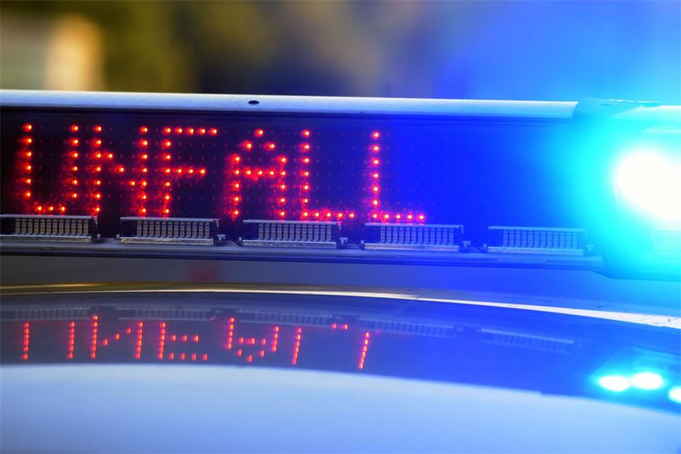 Mit einem Rettungshubschrauber ist ein schwer verletzter Motorradfahrer ins Krankenhaus gekommen. (Symbolbild)Stefan Puchner/dpa