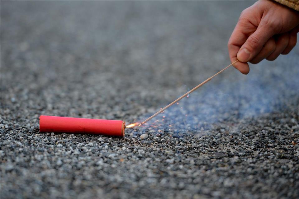 Mit einem Rettungshubschrauber wird der Junge in ein Krankenhaus geflogen. (Symbolbild)Britta Pedersen/dpa/dpa-tmn