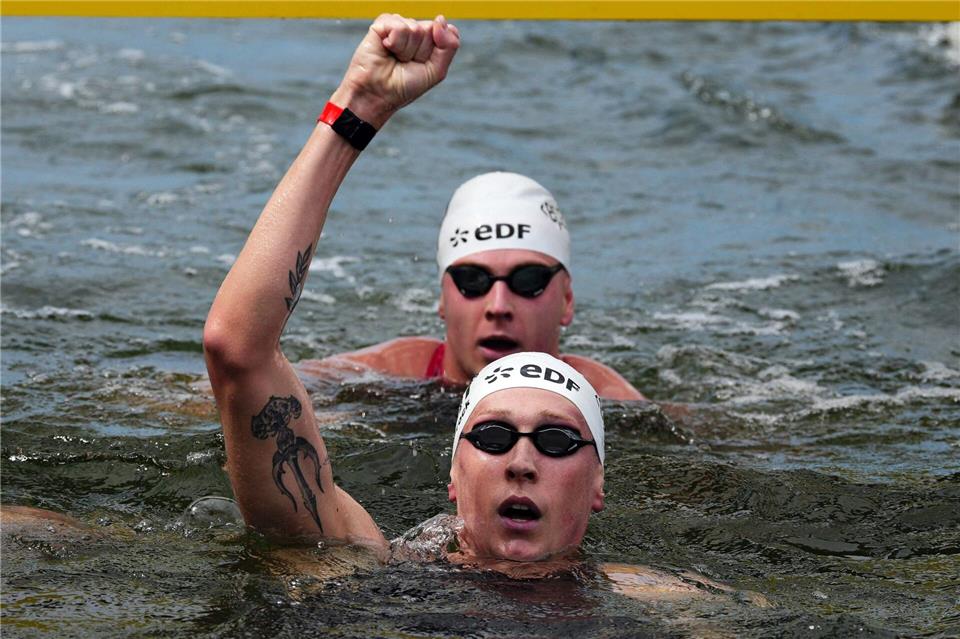 Mit einem starken Schlussspurt sicherte sich Florian Wellbrock nach zehn Kilometern den Sieg in der Seine.Dimitar Dilkoff/AFP/dpa