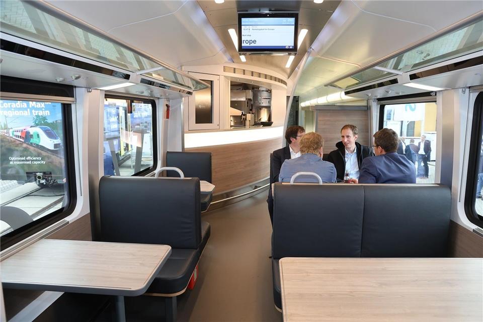 Mit einer Höchstgeschwindigkeit von 230 Kilometer pro Stunde erfüllen die neuen Wagen die neuesten Anforderungen aus Deutschland. (Archivbild)Ceské Dráhy/dpa