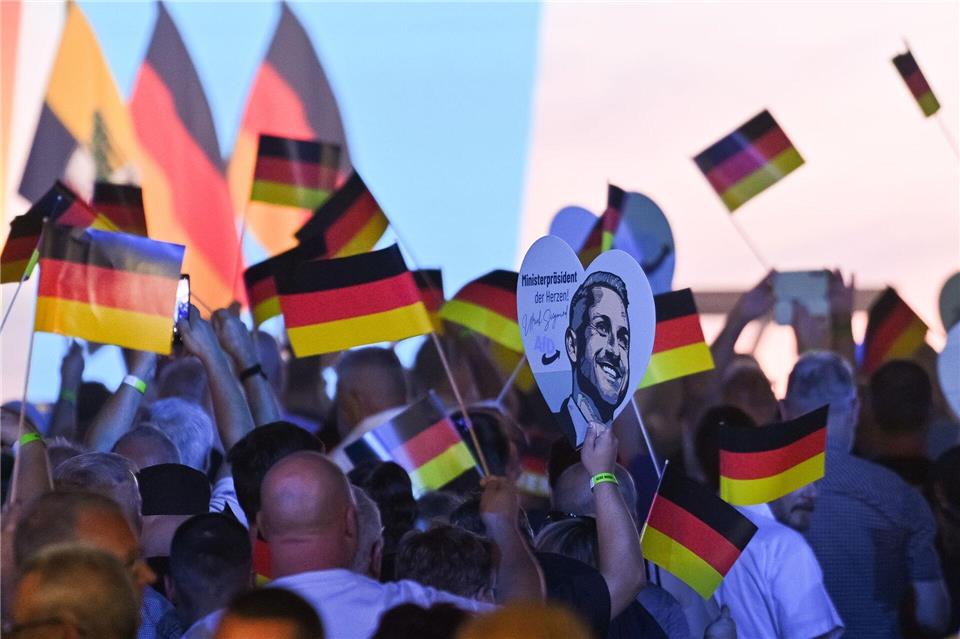 Mit einer Kundgebung in einer Messehalle in Magdeburg hat die AfD offiziell ihren Wahlkampf vor der Landtagswahl am 6. September gestartet.Klaus-Dietmar Gabbert/dpa