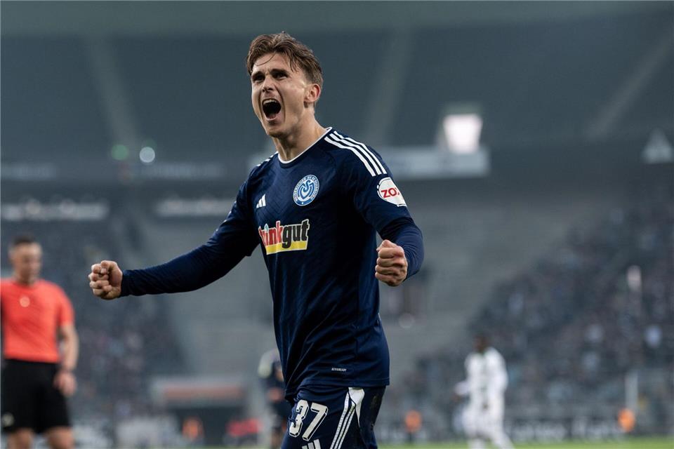 „Wahnsinn von der Wedau“: Duisburg träumt von zweiter Liga Mit fünf Treffern in sieben Ligaspielen ist Patrick Sussek Duisburgs Toptorjäger. (Archivbild)Fabian Strauch/dpa