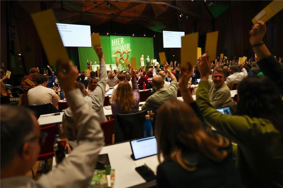 Grüne machen bezahlbaren Wohnraum zum Thema für Kommunalwahl Mit großer Mehrheit stimmten die Delegierten für den Leitantrag zum Thema Wohnen. Daniel Löb/dpa