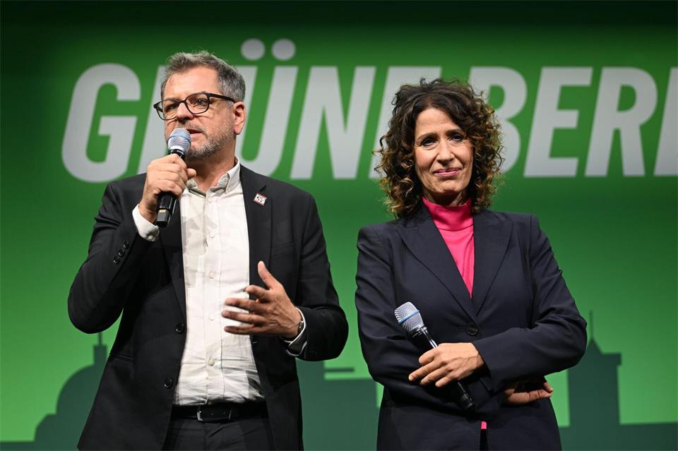 Mit ihren Spitzenkandidaten Werner Graf und Bettina Jarasch konnten die Grünen kein so starkes Wahlergebnis einfahren wie erhofft. (Archivbild) Annette Riedl/dpa