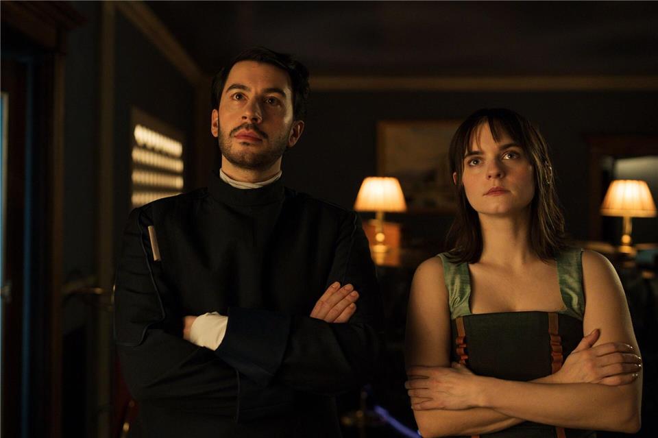 Mit junger Sprache und pointiertem Humor bringt die SWR-Serie „Stardust Hotel“ frischen Schwung ins Sci-Fi-Genre.Simon Ostermann, Elsa van Damke/SWR/Christine Schroeder/dpa