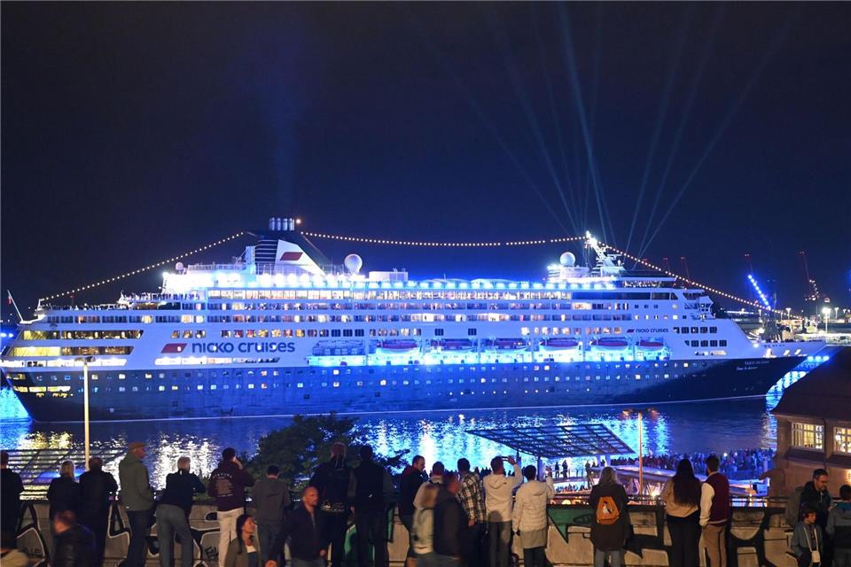 Mit rund 1,4 Millionen Passagieren hat Hamburg seine führende Position als Kreuzfahrthafen in Deutschland ausgebaut. (Archivbild)David Hammersen/dpa
