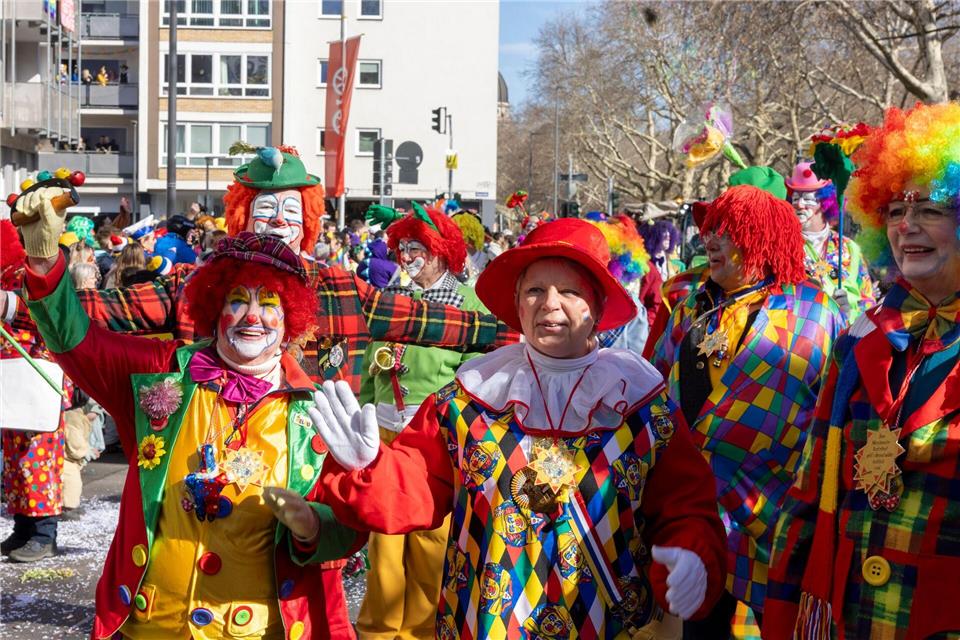 Mit rund 85.000 Euro unterstützt die saarländische Staatskanzlei Karnevalsvereine bei Umzügen. (Archivbild)Helmut Fricke/dpa