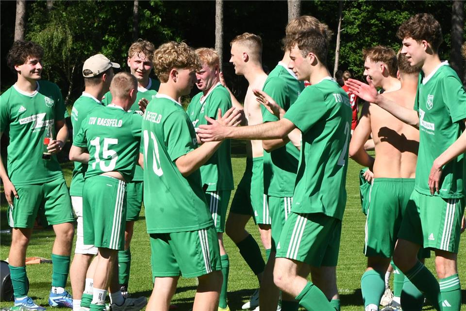 Mit sechs Punkten Vorsprung holte sich der TSV Raesfeld II den Titel in der B-Kreisliga RE1 und geht somit in der kommenden Saison in der A-Liga auf Torejagd.