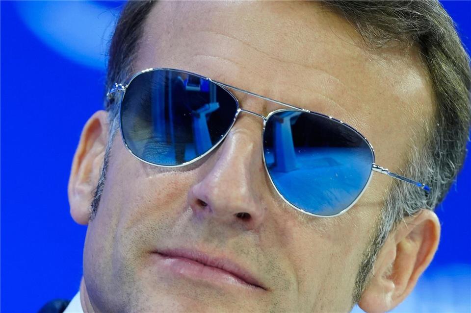 Mit seinem Auftritt mit Sonnenbrille in Davos landete Macron auf vielen Titelseiten (Archivbild).Markus Schreiber/AP/dpa