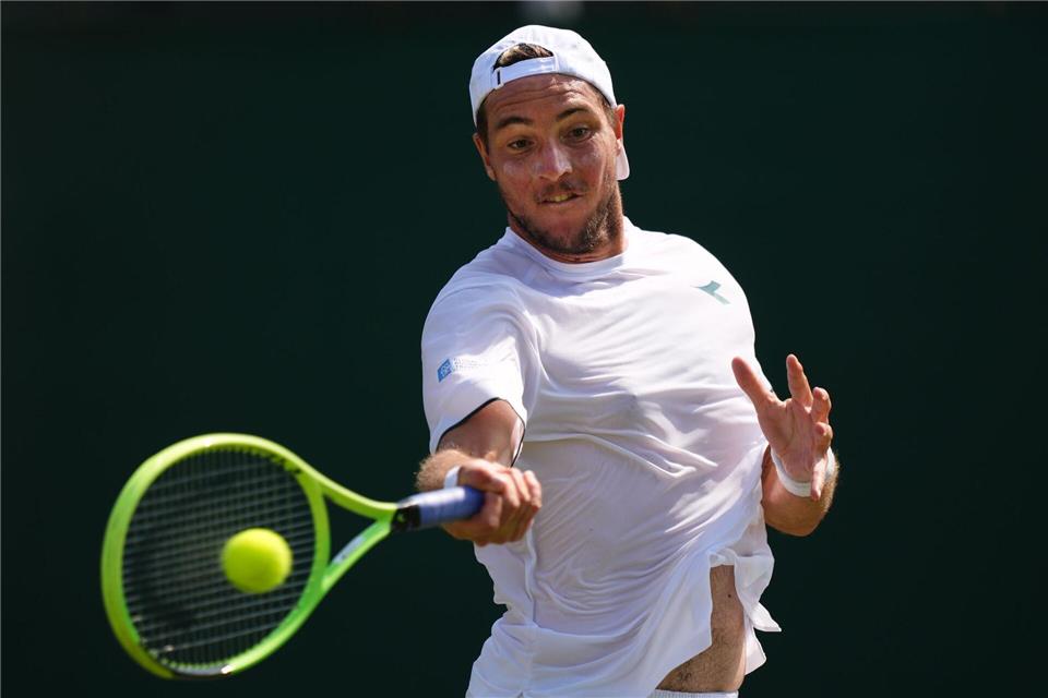 Mit seinem offensiven Spiel besiegte Jan-Lennard Struff den Top-Ten-Spieler Daniil Medwedew.Ben Whitley/PA Wire/dpa