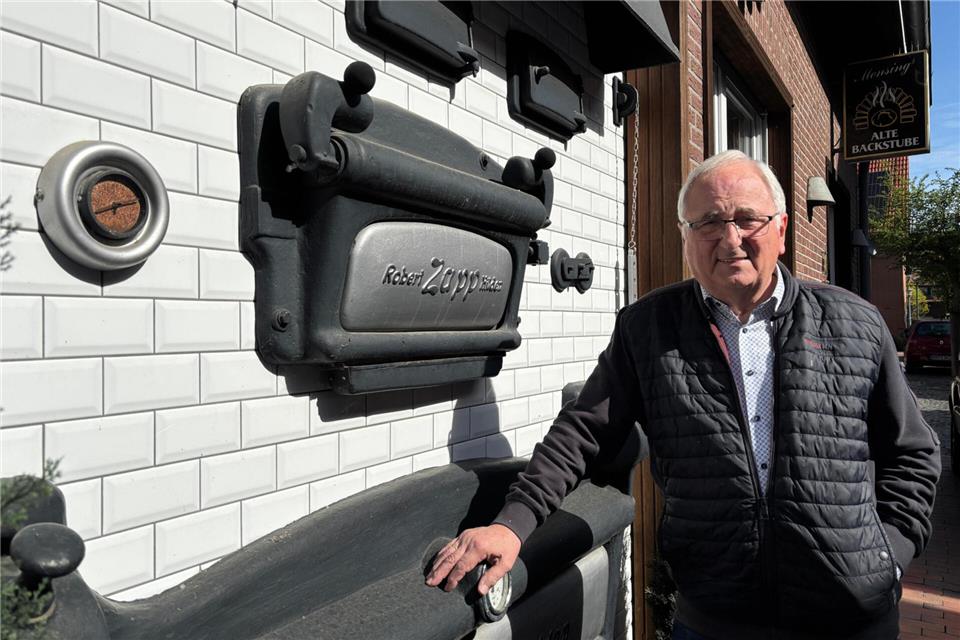 Mit seiner Leidenschaft für Historisches prägte Alois Mensing auch das kulturelle Erbe Ramsdorfs. Für sein langjähriges Engagement wurde ihm nun das Verdienstkreuz am Bande des Verdienstordens der Bundesrepublik Deutschland verliehen.