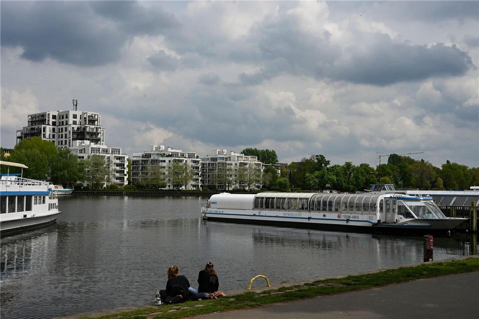 Mit trübem Wetter und vielen Wolken ist in Berlin und Brandenburg zu rechnen. (Archivbild)Jens Kalaene/dpa