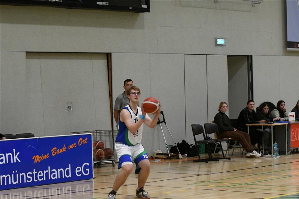 RSV Borken ist zurück in der Erfolgsspur Mit zwölf Punkten war Youngster Felix Lueb in Bad Oeynhausen der viertbeste Schütze im Borkener Dress.