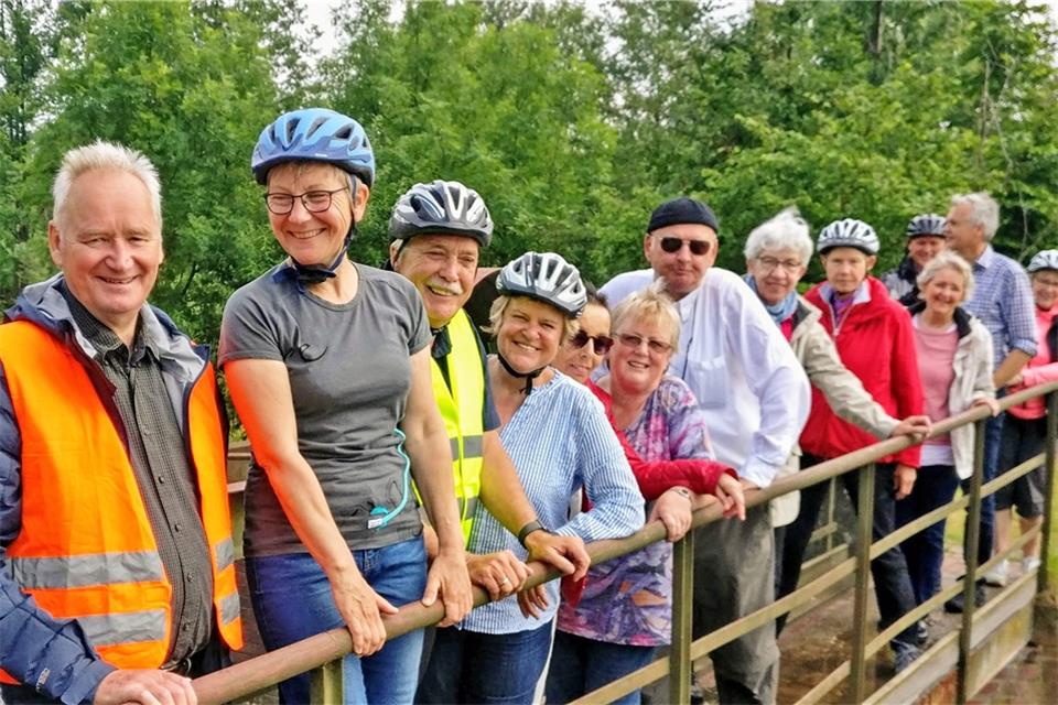 Mitglieder des Raesfelder Heimatvereins haben während einer zweitägigen Radtour die Gegend an der Issel erkundet.