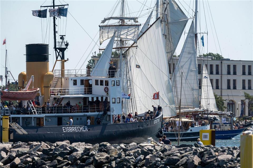 Mitsegelgelegenheiten waren sehr gefragt.Stefan Sauer/dpa