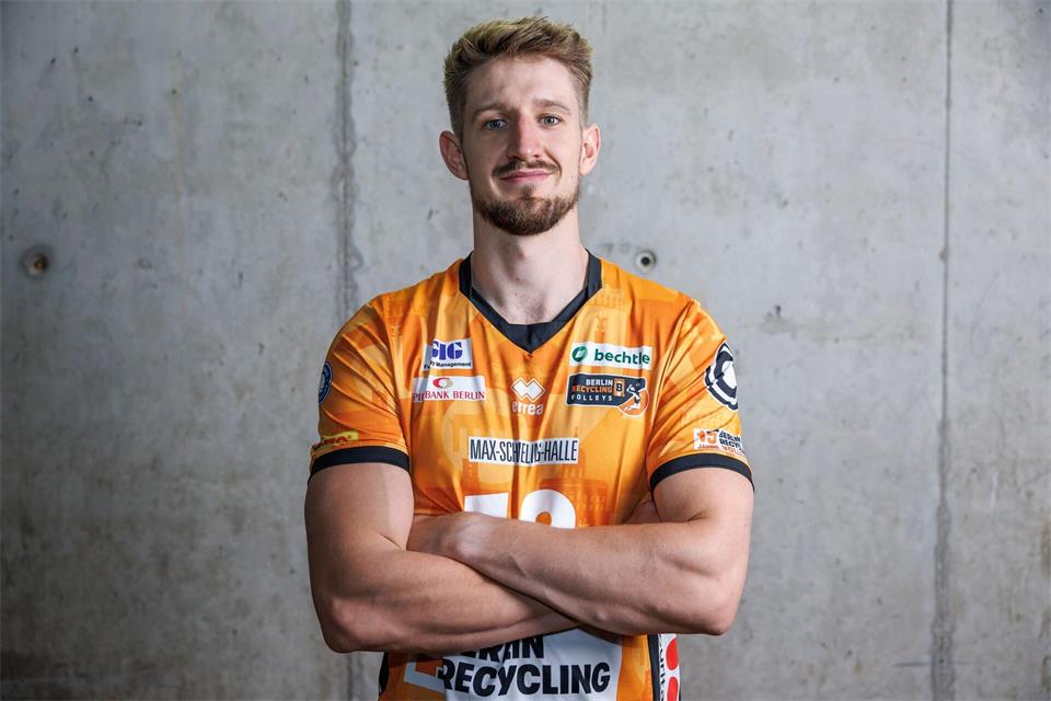 Mittelblocker Florian Krage-Brewitz fehlt noch die letzte Sicherheit im Team (Archivbild)Andreas Gora/dpa